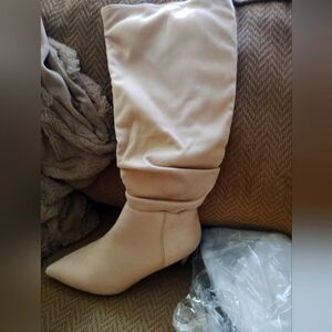 Elegant Cream Women's Boots